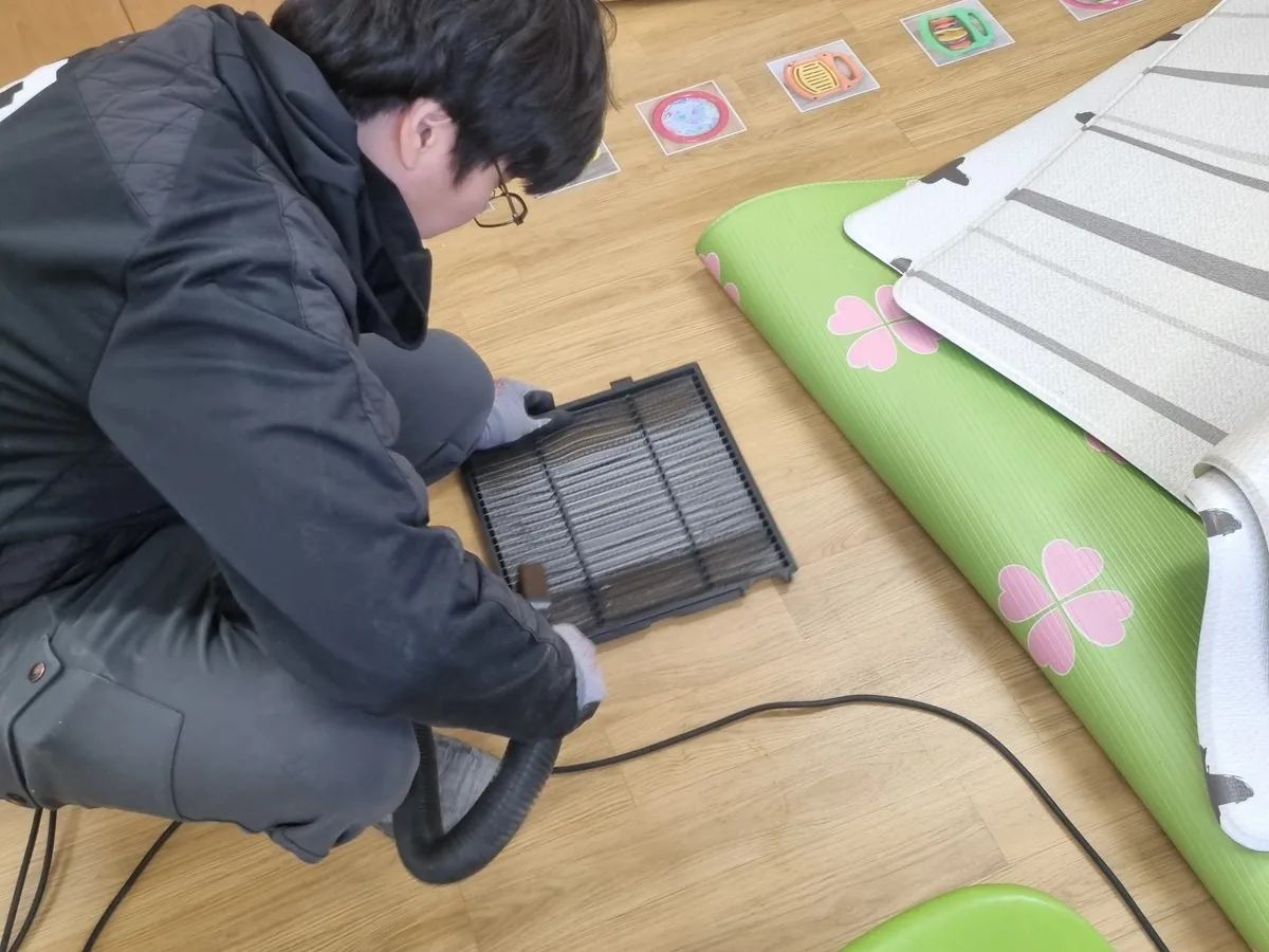 기장군 장안읍 놀이방 낮잠실 장비 주변 정밀 위생청소 사례 - 행진크린